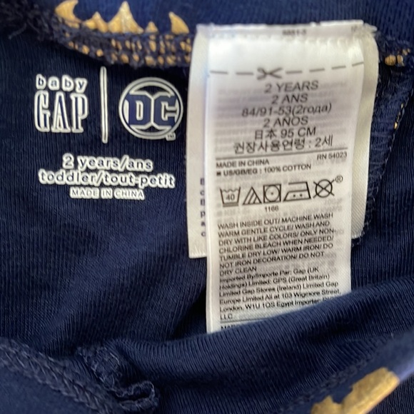 NWOT Baby Gap x Batman pj set for 2T - Picture 4 of 6